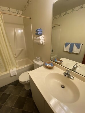 Einzelzimmer, 1 King-Bett | Badezimmer