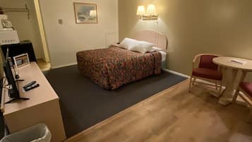 Desk, laptop workspace, free WiFi, bed sheets