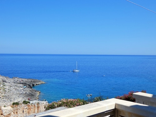 La Casa di Pietro -  A Window on the Sea in Marina Di Novaglie