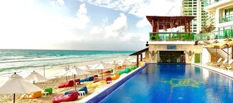 Deluxe ocean view with kitchenette at Hotel Ocean Dream Cancun