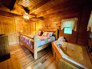 1 bedroom, desk, travel cot, free WiFi