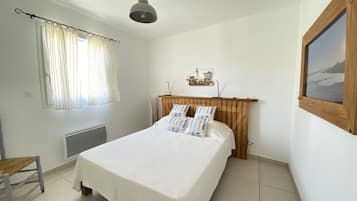 2 bedrooms, iron/ironing board