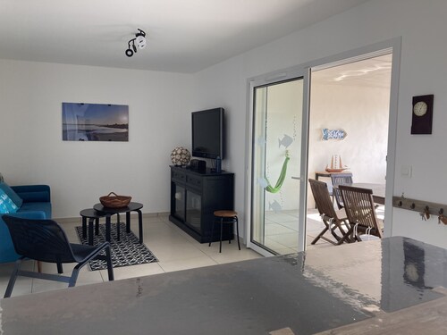 Appartement cosy avec belle terrasse à 250 m de la plage