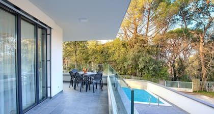 Newly furnished vacation apartment in Malinska with private pool