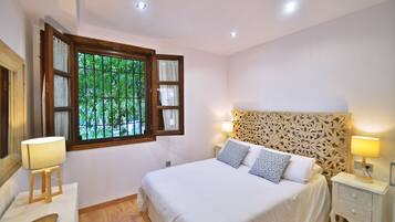 1 bedroom, iron/ironing board, travel cot, free WiFi