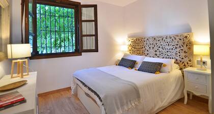 Alhamra, panoramic views and private parking