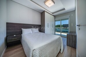 Apartamento | 4 quartos, Wi-Fi de cortesia