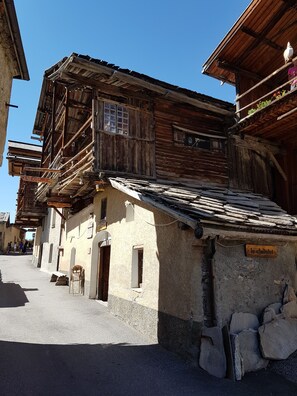Exterior - T4 apartment in the heart of Briançon, 400 m from the Serre-Chevalier slopes (Briançon)