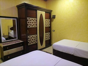 4 habitaciones, tabla de planchar con plancha y wifi 