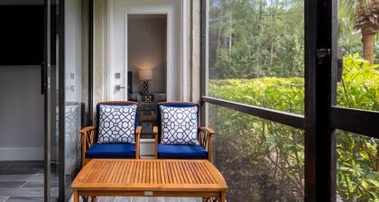 Condo 2 Bedrooms 2 Baths Pool 6min to Beaches Downtown Restaurants Shopping