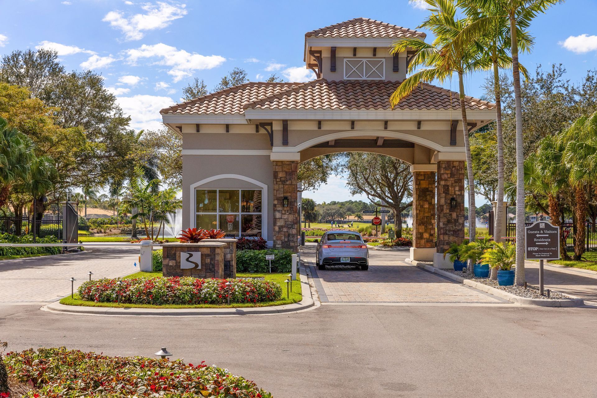 Sunny, 18th Fairway, Golf Community, Convenient to Beach & Coconut Point Mall