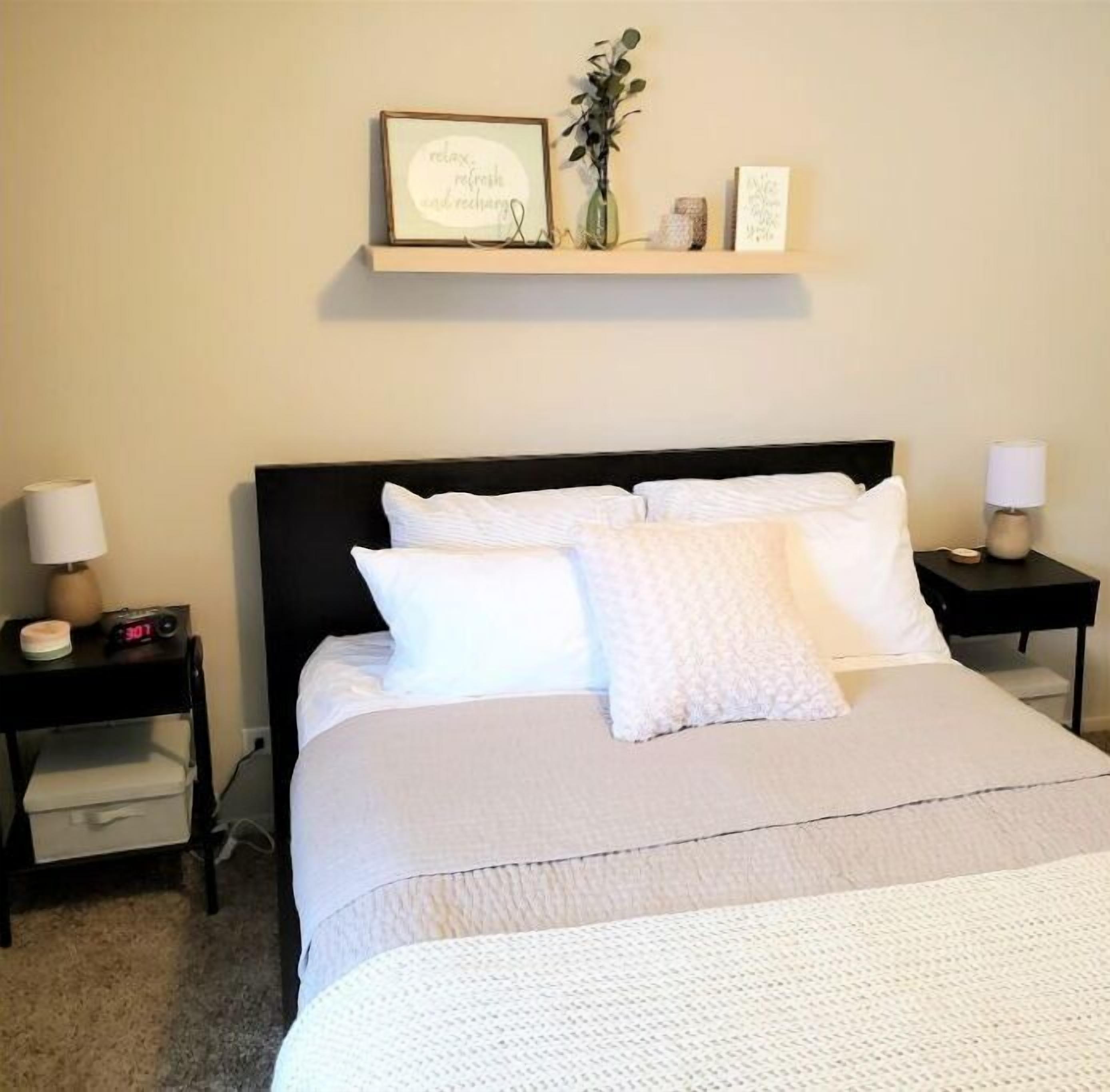 1 bedroom, desk, iron/ironing board, WiFi