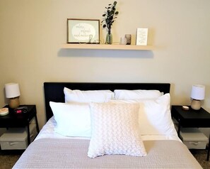 1 bedroom, desk, iron/ironing board, WiFi