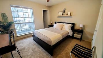 1 bedroom, desk, iron/ironing board, WiFi
