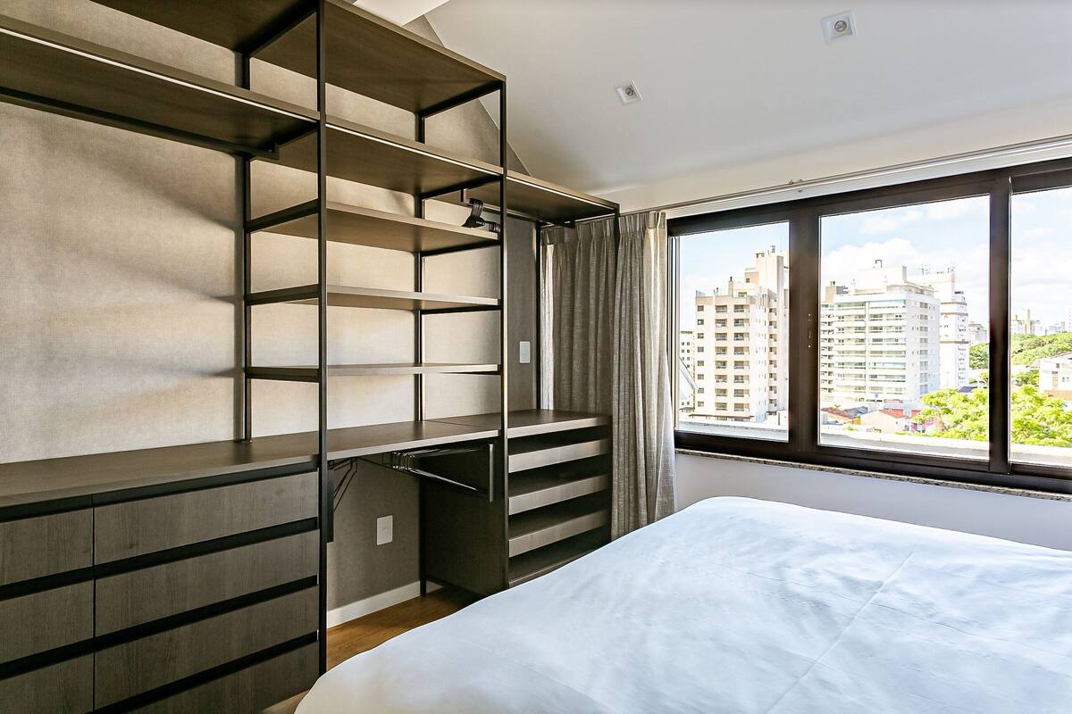 Deluxe Apartment | 1 bedroom, individually decorated, iron/ironing board, free WiFi