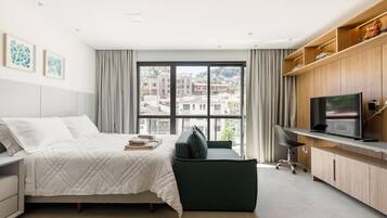 1 chambre, décoration personnalisée, bureau