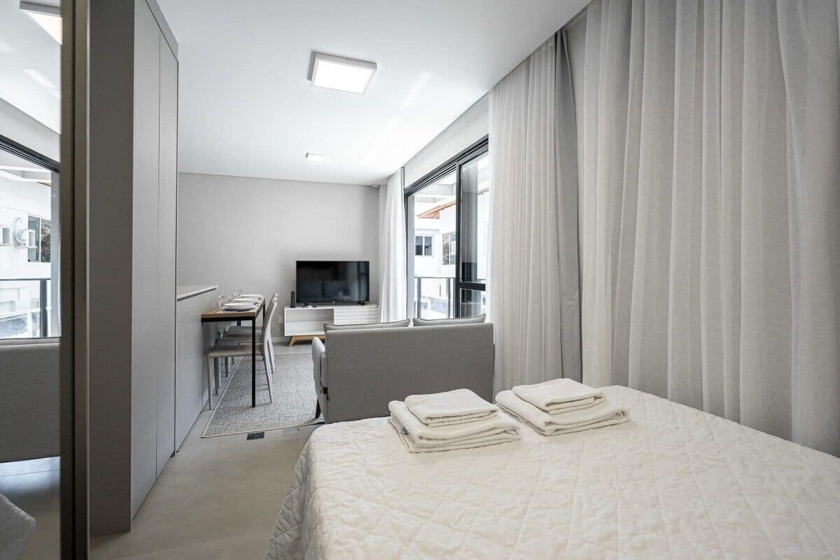 Deluxe Apartment | 1 bedroom, individually decorated, iron/ironing board, free WiFi