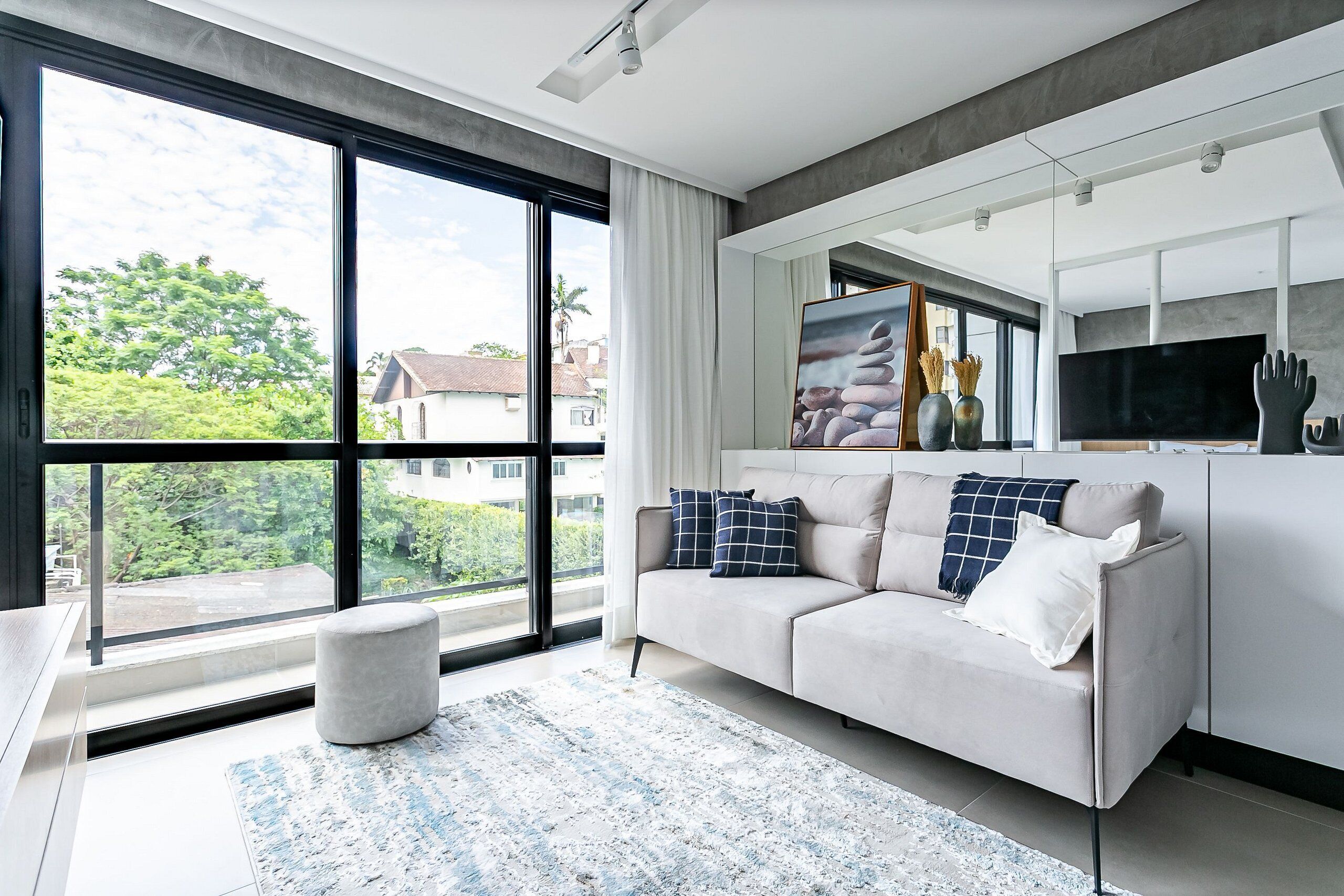 Estudio | Zona de estar | Smart TV de 40 pulgadas con canales digitales