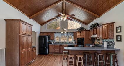 Snow Creek Retreat 20 Minutes South of Franklin