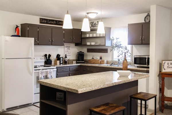 Frigorífic, microones, forn i placa de cuina