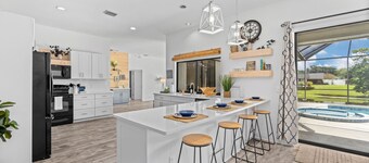  Large pool/spa home minutes from beach with arcade games and canal for fishing.