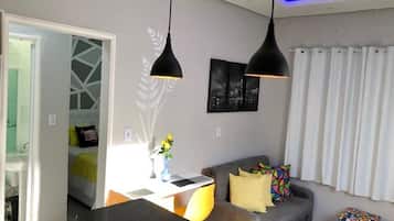 1 habitación, tabla de planchar con plancha, wifi gratis y ropa de cama