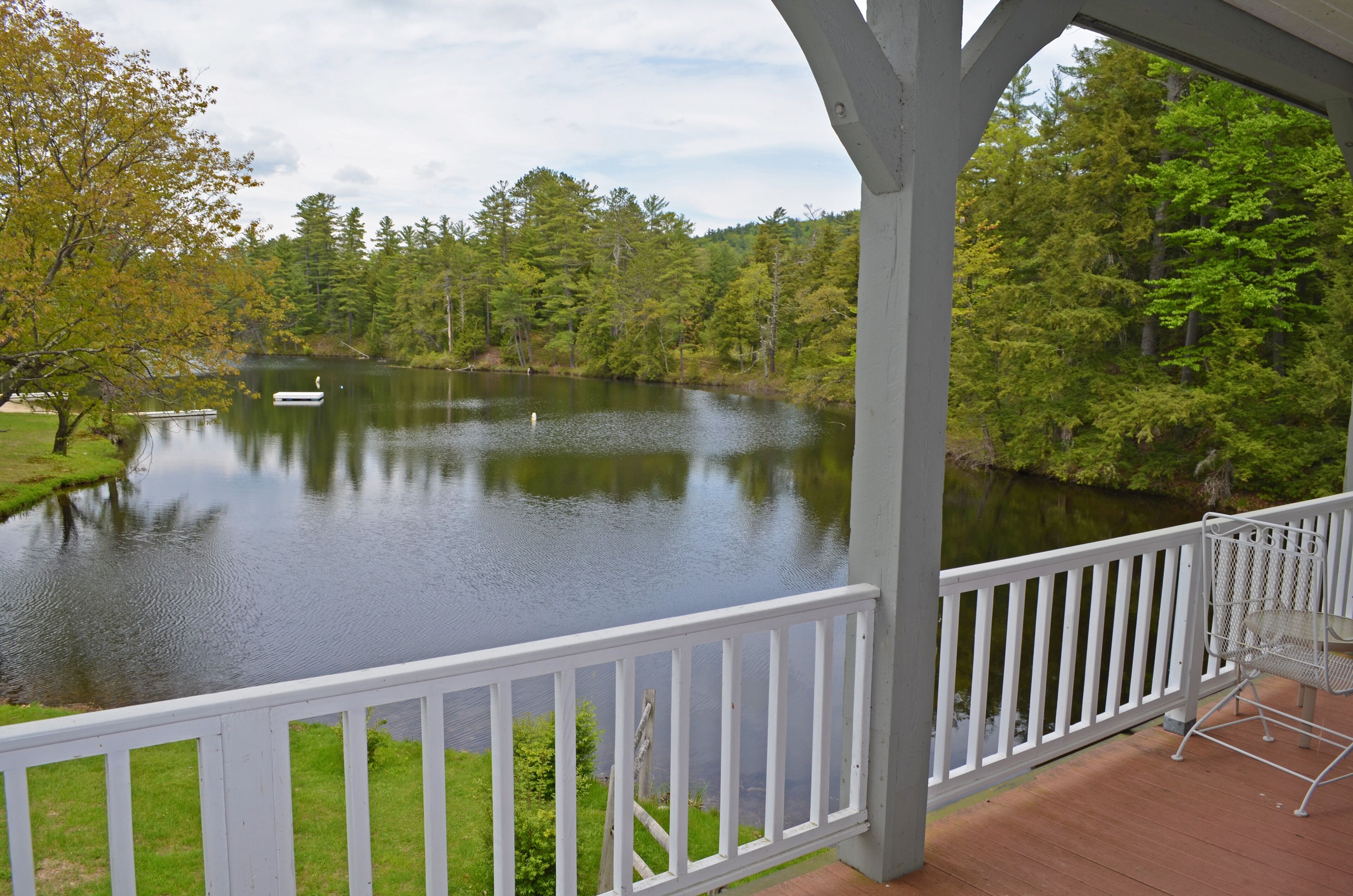 Superior King Lakeside w/ Shared Balcony | Terrace/patio