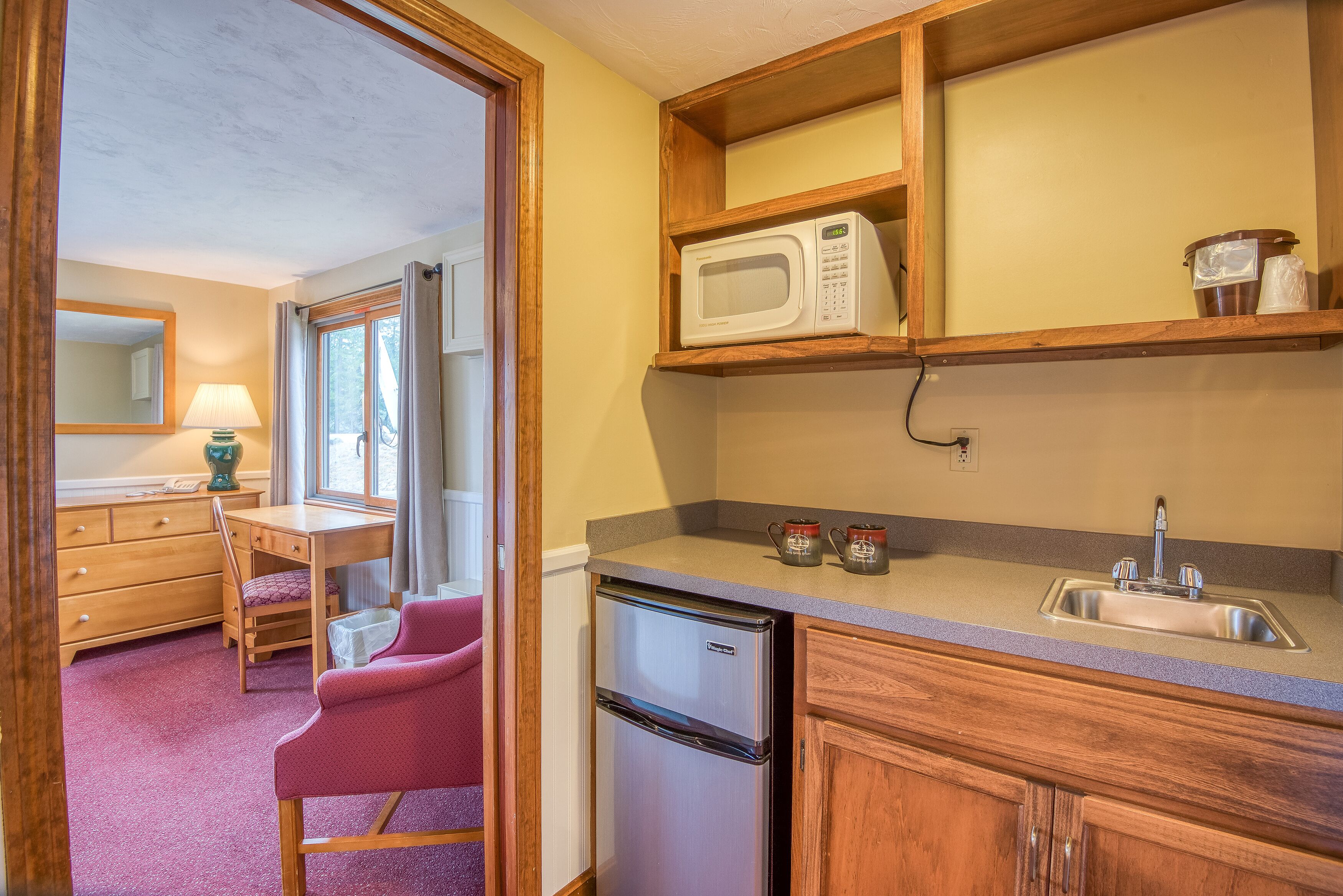 two bedroom family unit | 1 bedroom, cots/infant beds, free wifi, bed sheets