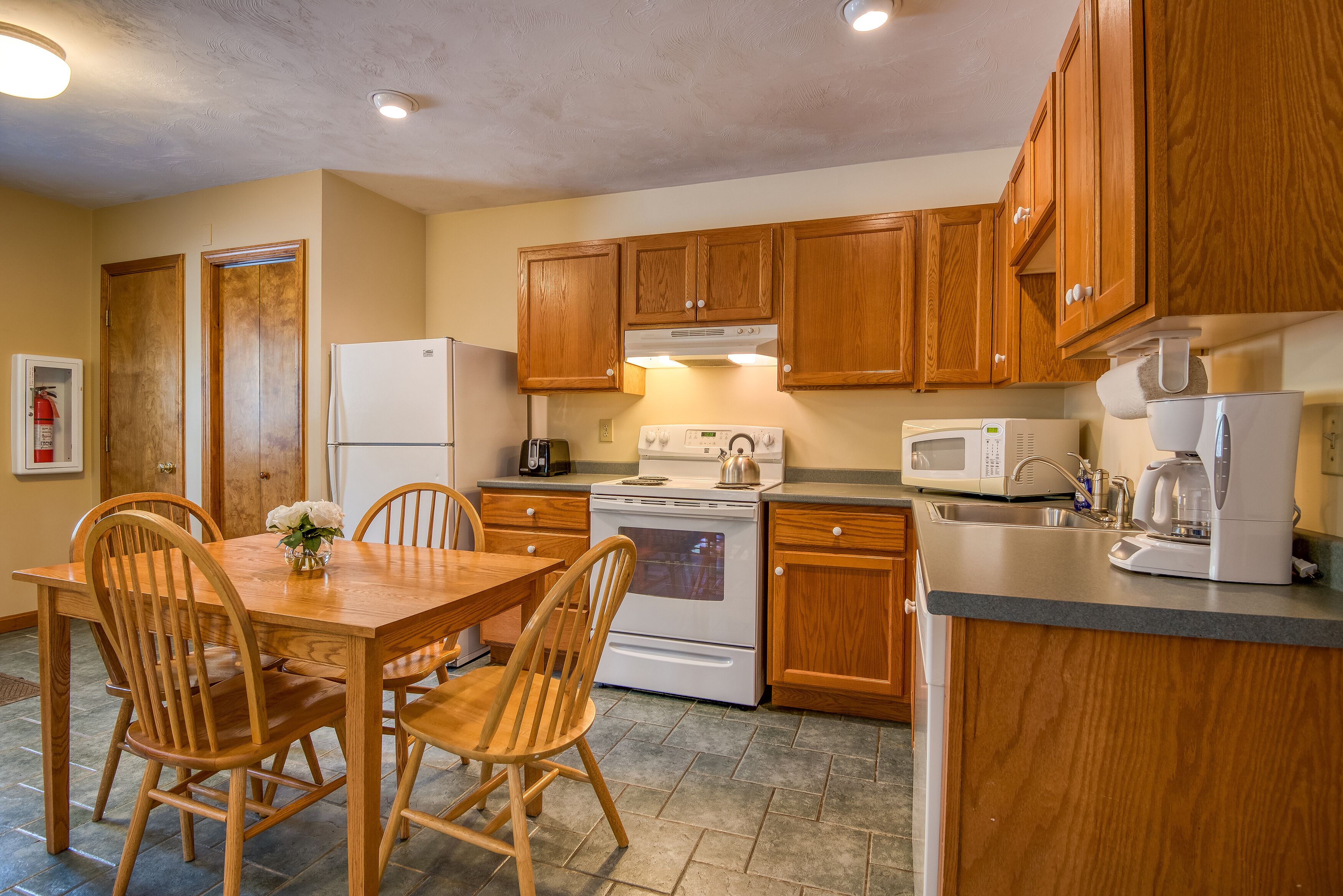 mountainside one bedroom condo | private kitchen