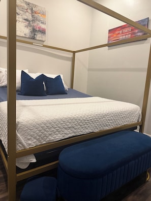 3 bedrooms, iron/ironing board, travel cot, free WiFi