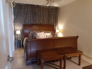1 bedroom, iron/ironing board, WiFi, bed sheets - GREAT APARTMENT, GREAT LOCATION (Santo Domingo)