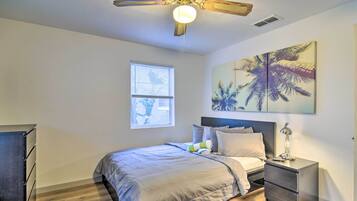 2 bedrooms, iron/ironing board, Internet, bed sheets