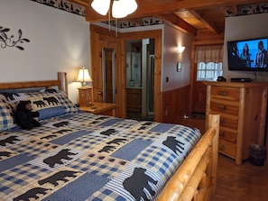 3 slaapkamers, een strijkplank/strijkijzer, gratis wifi, beddengoed