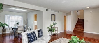 Looking for a vacation? Here you Go! Terrific Family Home with 4 Spacious Bed!!