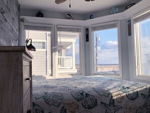 6 bedrooms, desk, iron/ironing board, travel crib - 6 Bedroom Home 3rd off Beach with Ocean & Bay View HotTub +++ (Long Beach)