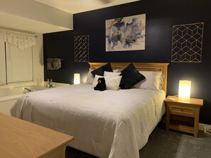 2 habitaciones, tabla de planchar con plancha, wifi y ropa de cama 