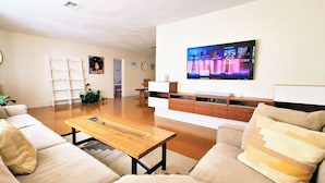 Smart-TV, videospill, musikkbibliotek og filmbibliotek