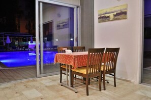 Khu ẩm thực ngoài trời