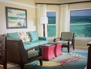 TV, videogiochi, lettore DVD, tavolo da calcetto