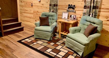 Kid friendly - Rustic Charm - 23 miles to YNP