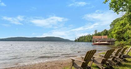 Cozy, pet friendly, newly renovated chalet home with shared beach & water views