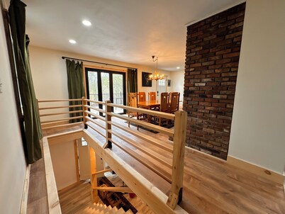 Cozy, pet friendly, newly renovated chalet home with shared beach & water views