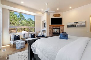 4 bedrooms, desk, iron/ironing board, free WiFi