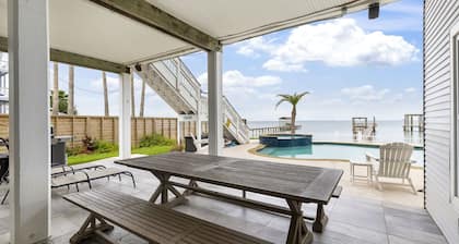Kemah's Bayfront Getaway with Pool