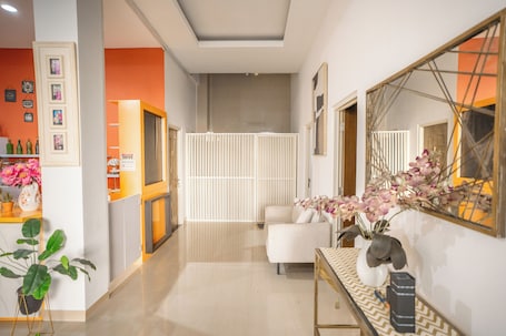 Recepción. Hotel Pratisarawirya by The Loka