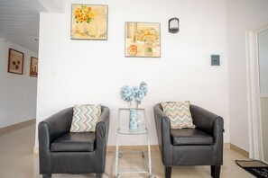 LCD TV - Hotel Pratisarawirya by The Loka (Surabaya)