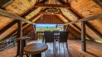 Family House, Multiple Bedrooms (Forge Of Happiness) | Outdoor dining