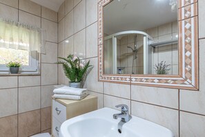 Bathroom - Forge Of Happiness (Crnomelj)
