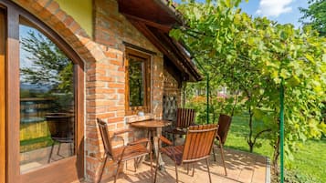 Family House, Multiple Bedrooms (Forge Of Happiness) | Outdoor dining