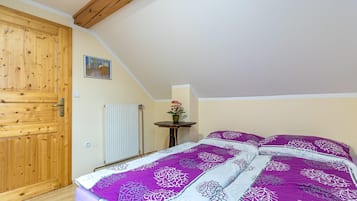 Family House, Multiple Bedrooms (Forge Of Happiness) | 3 bedrooms, free WiFi, bed sheets